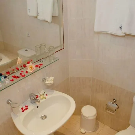 Aphrodite 3*
